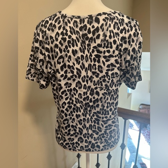 Emery Rose Girls Large Leopard Print Sequin Lips Graphic T-Shirt Size Large - Picture 4 of 5